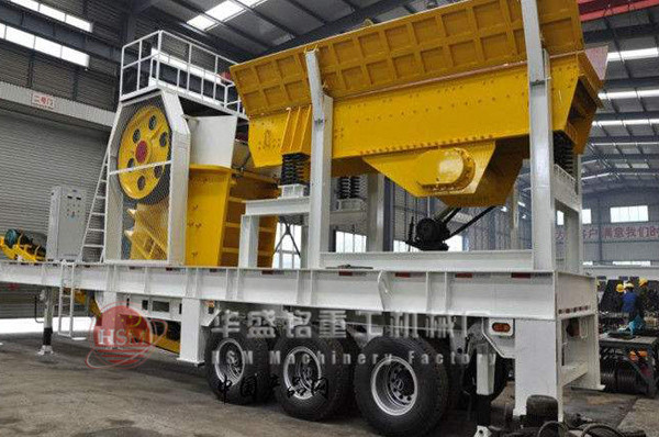 華盛銘輪胎式移動破碎站發貨現場